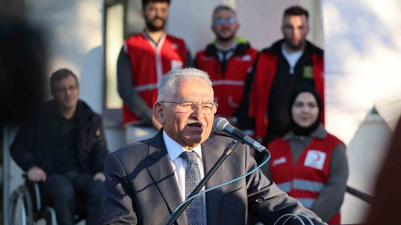 ERÜ’ye Kızılay Butik Giyim Merkezi açıldı
