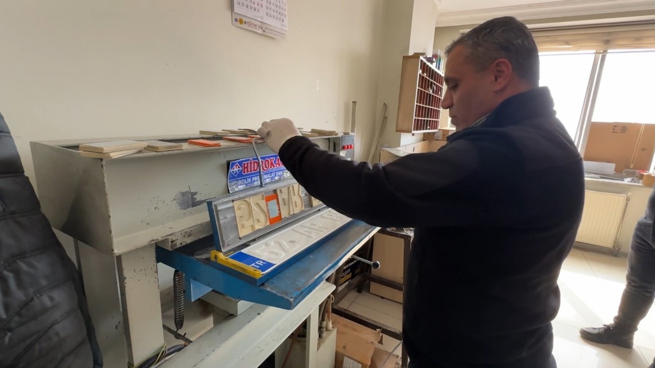 Yüksekova’da APP plaka mesaisi: İşlemler 10 dakikada tamamlanıyor
