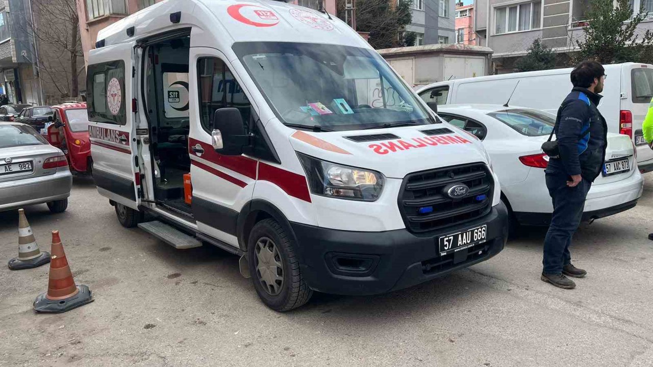 Sinop’ta otomobiller çarpıştı: 3 yaralı
