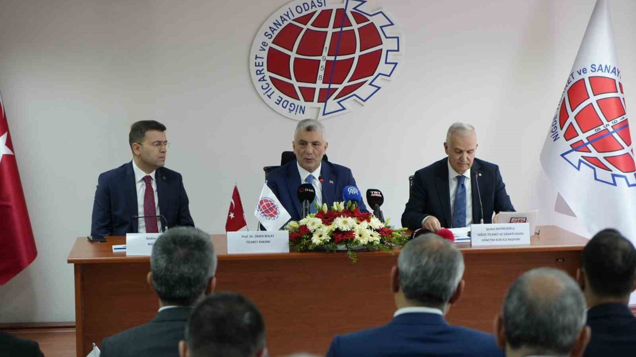 Bakan Bolat: "Kuzey ve güneyimizde mini dünya savaşı var. Türkiye bunlardan kendini korumayı başardı"
