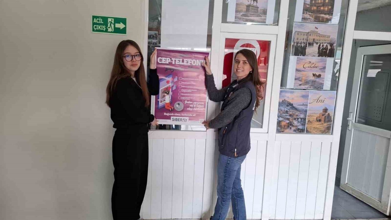 Kars emniyetinden öğrencilere siber güvenlik eğitimi
