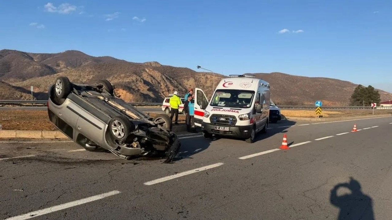 Bingöl’de otomobil takla attı: 2 yaralı
