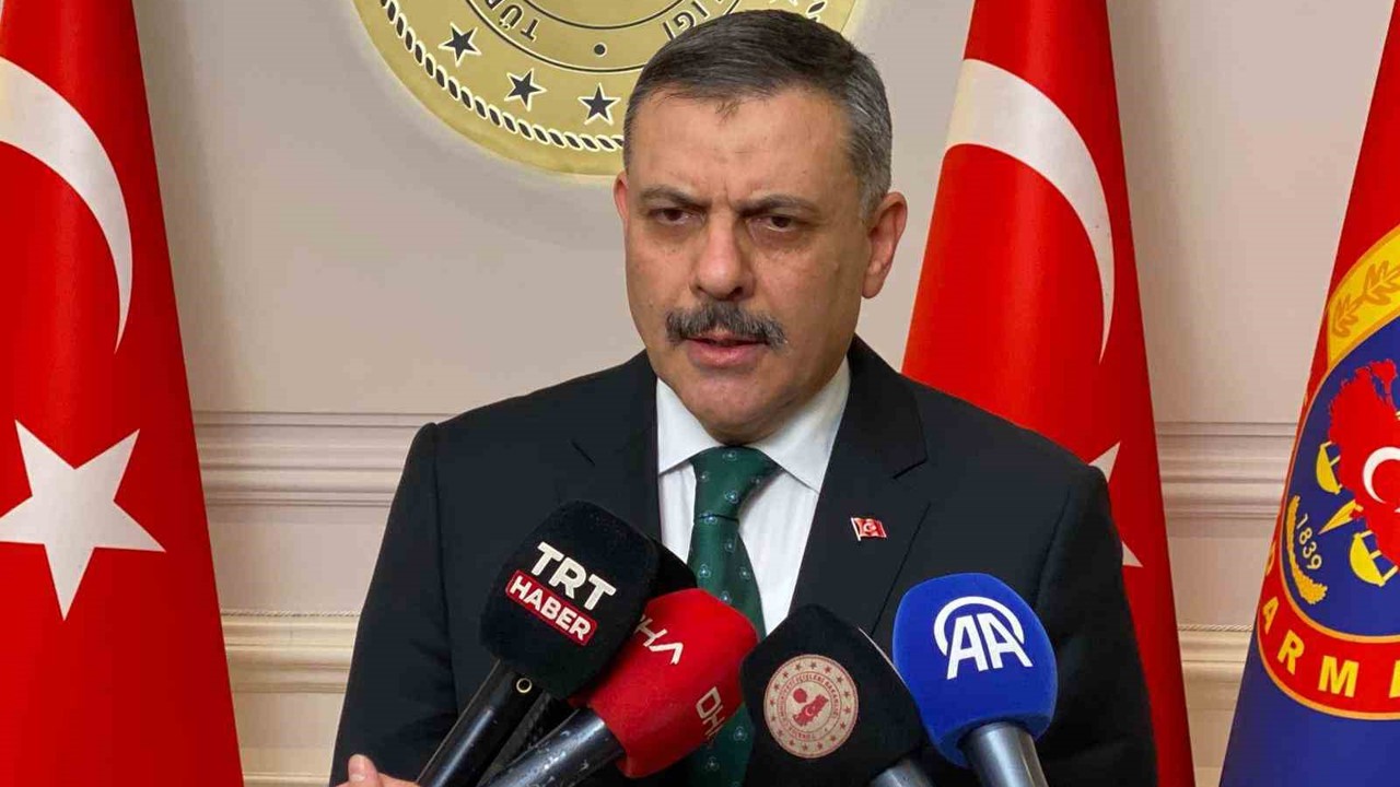 İçişleri Bakanı Çiftçi’den araç içi multimedya sistemleriyle ilgili açıklama: "Orijinalinde olmayan ilaveler yapılması durumunda 21 bin lira ceza öngörülüyor"
