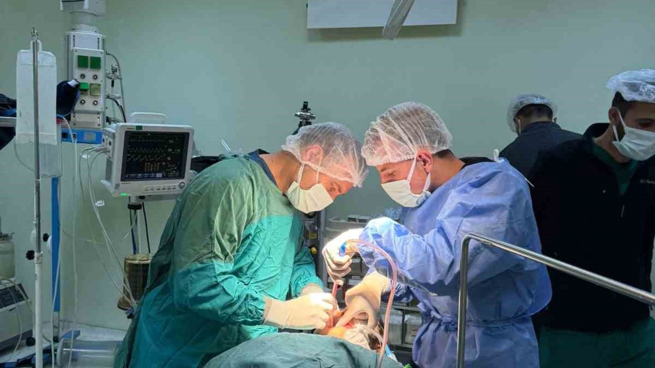 Doğubayazıt’ta engelli ve yatağa bağımlı hastaların tedavisi için iş birliği yapıldı
