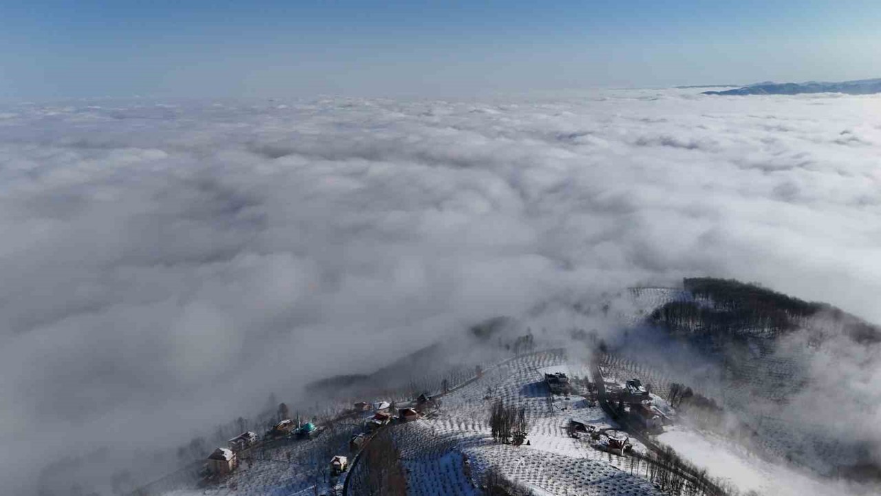 Ordu’da sis bulutları bir ilçeyi kapladı
