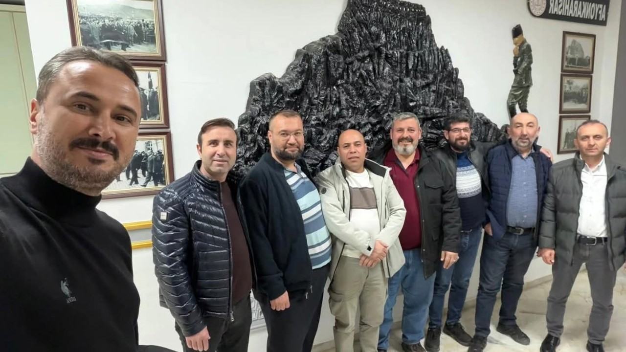 Şuhut Sağlık Meslek Lisesi’nin 98 mezunları iftar sofrasında buluştu
