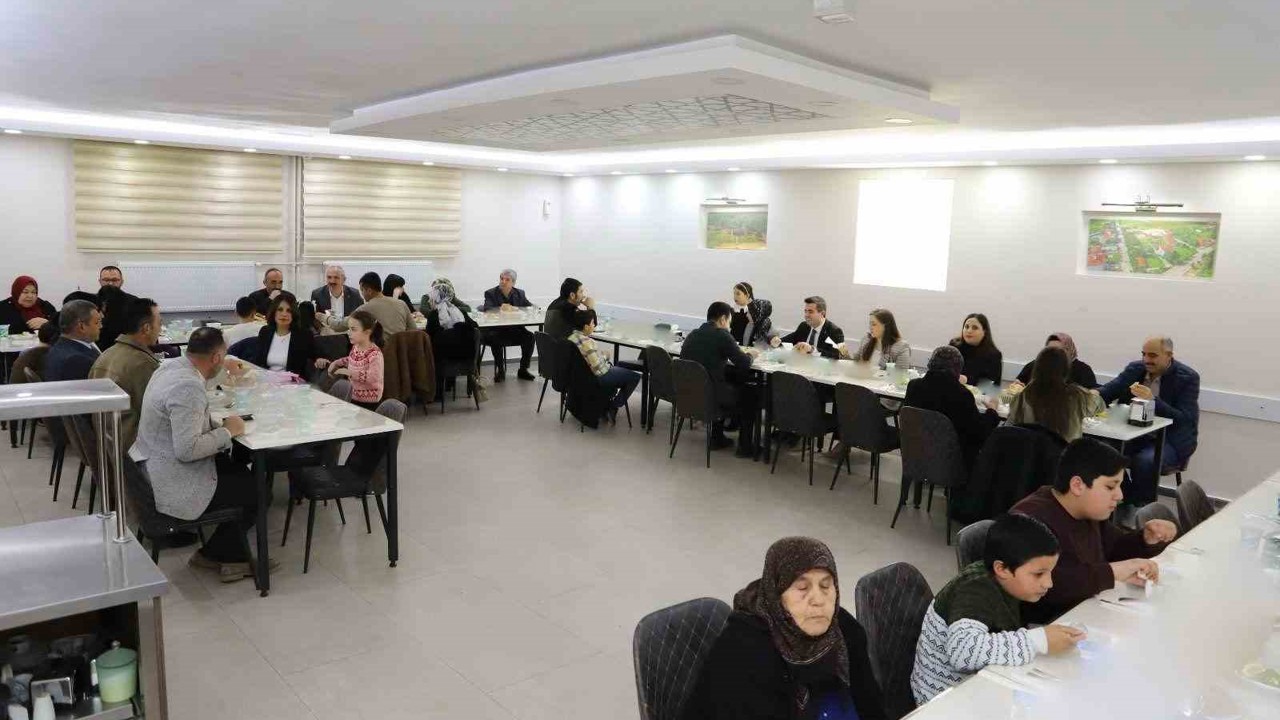 Şehit aileleri, gaziler ve yakınları onuruna iftar yemeği verildi
