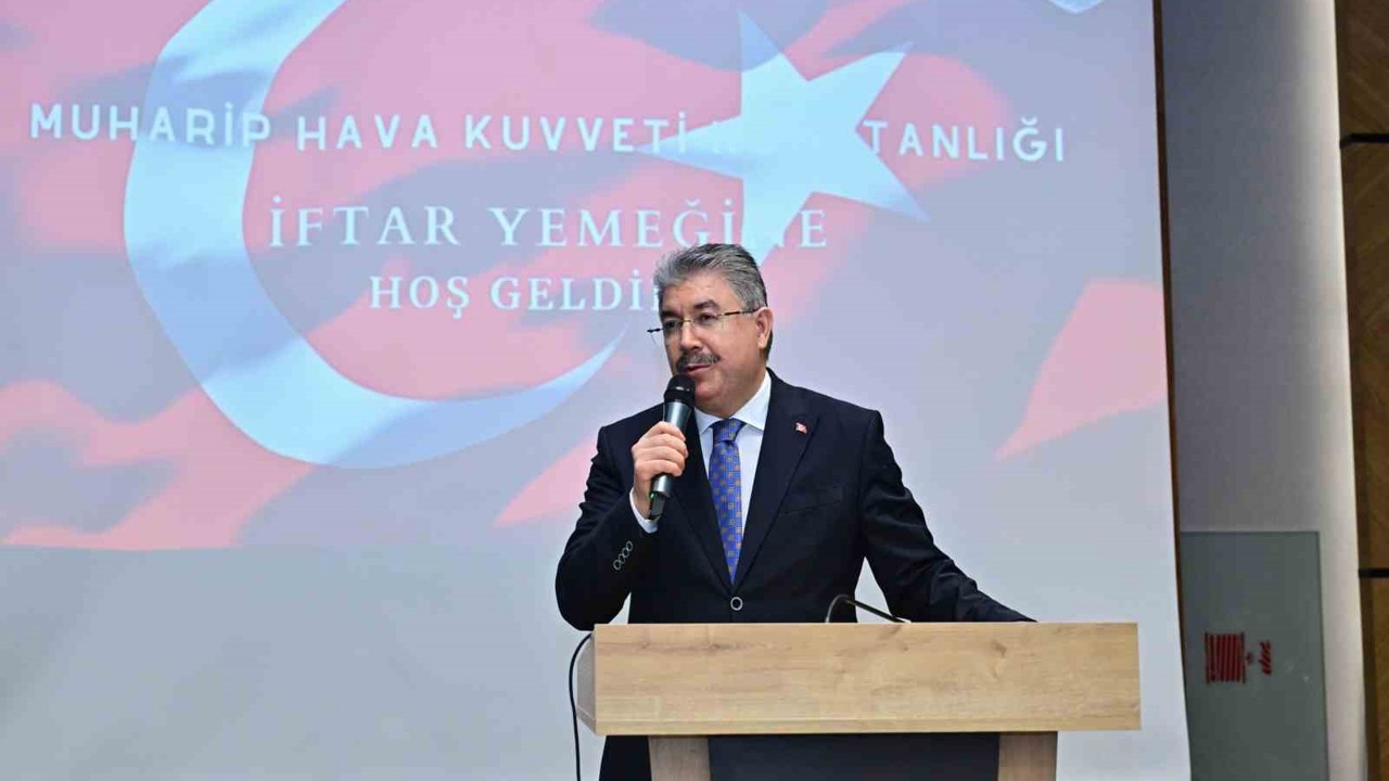 Vali Yılmaz: "Aziz şehitlerimizi ve kahraman gazilerimizi hiçbir zaman unutmayacağız"
