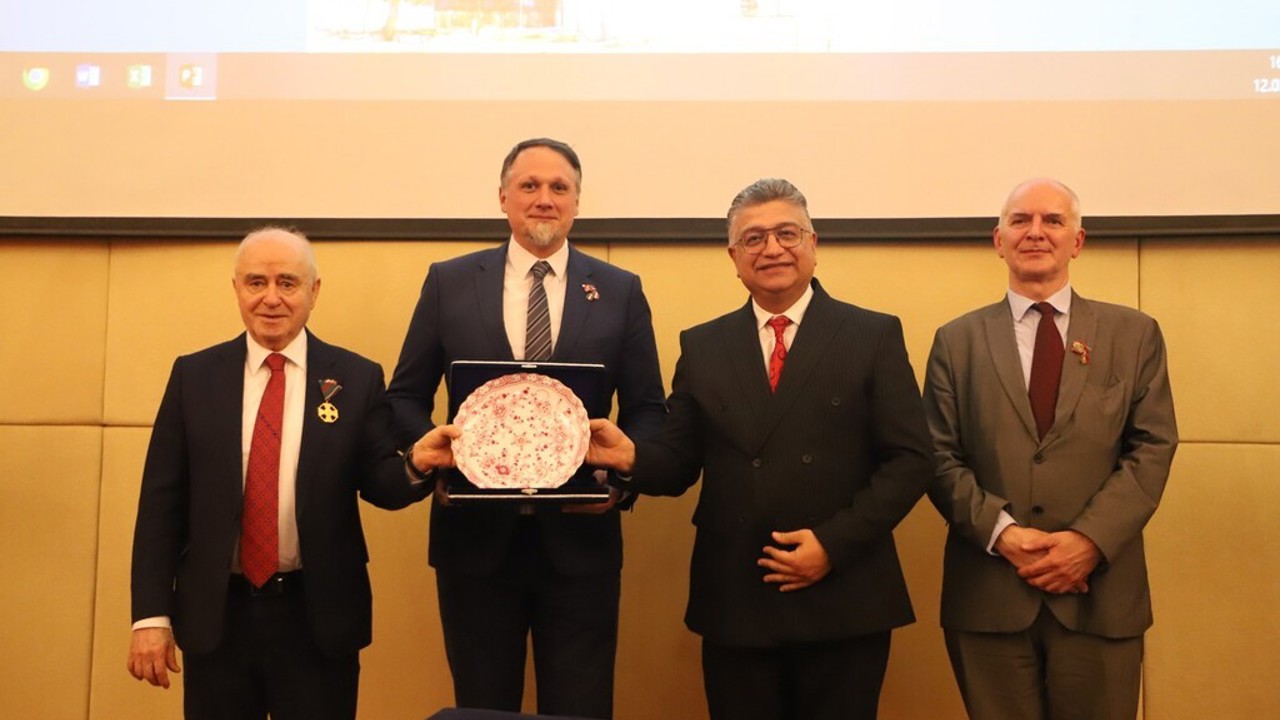 DPÜ’de "Misafirperver Bir Devlet" başlıklı konferans ve sergi
