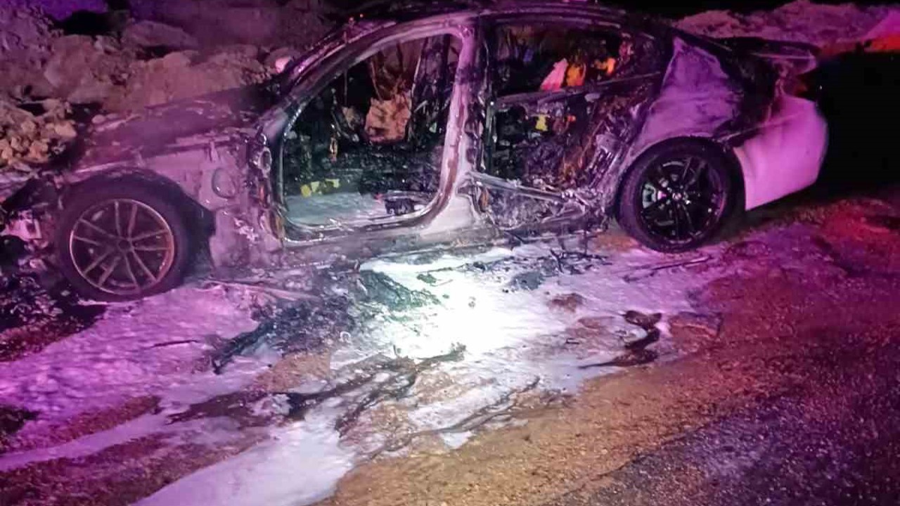 Mardin’de otomobilde çıkan yangın söndürüldü
