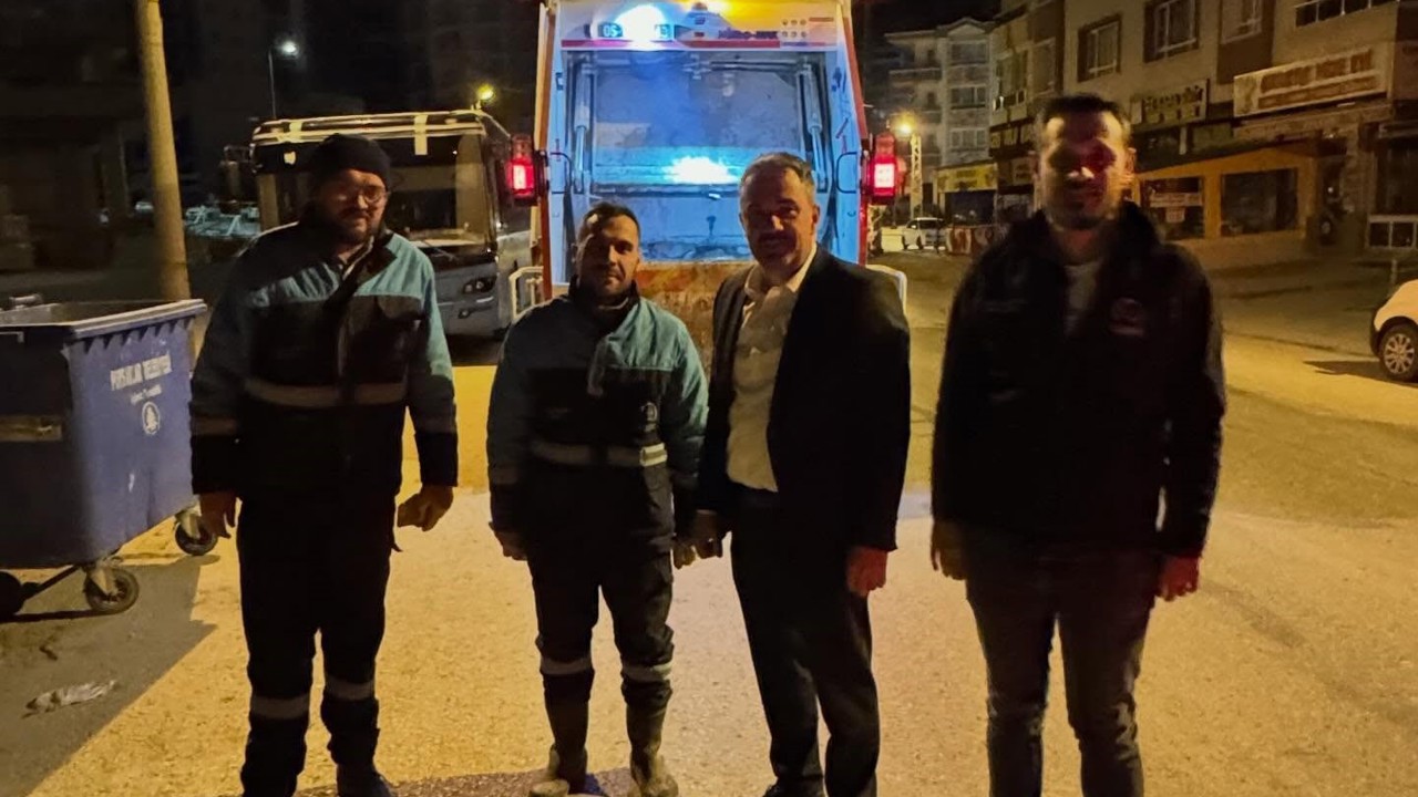 Pursaklar Belediyesi, temizlik için 24 saat sahada
