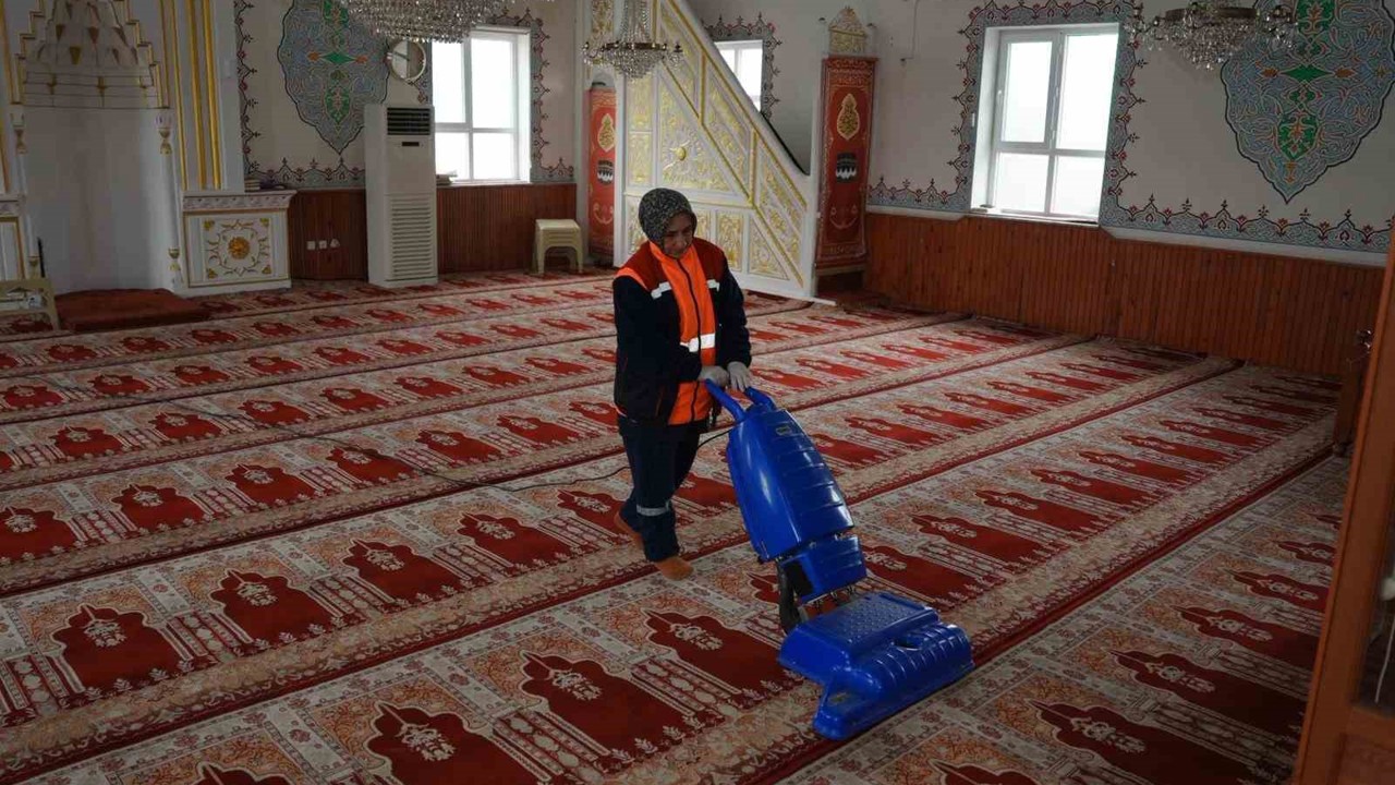 Düzce Belediyesi’nden bayram mesaisi
