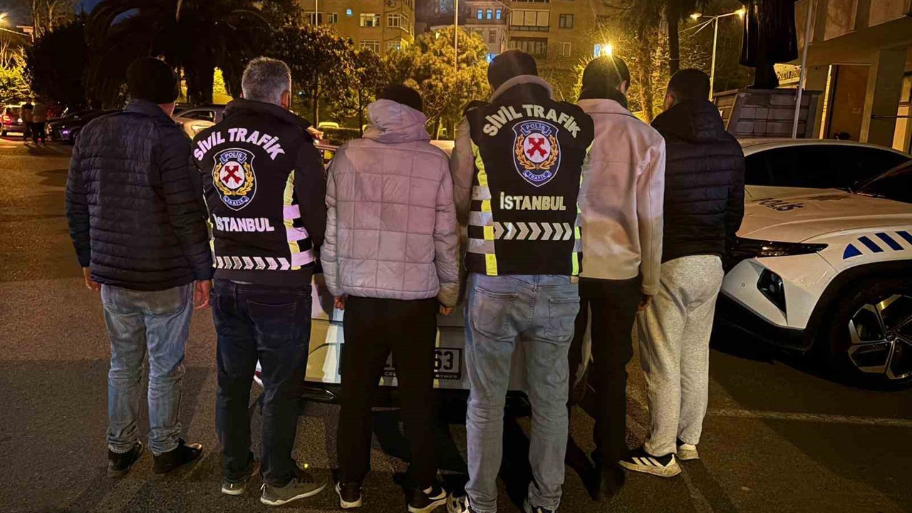 Eyüpsultan’da "yol verme" kavgasında birbirlerine girdiler: 4 kişiye toplamda 726 bin lira para cezası kesildi
