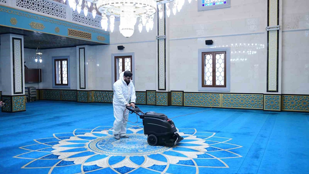 Kestel’de camiler Ramazan Bayramı’na hazırlanıyor
