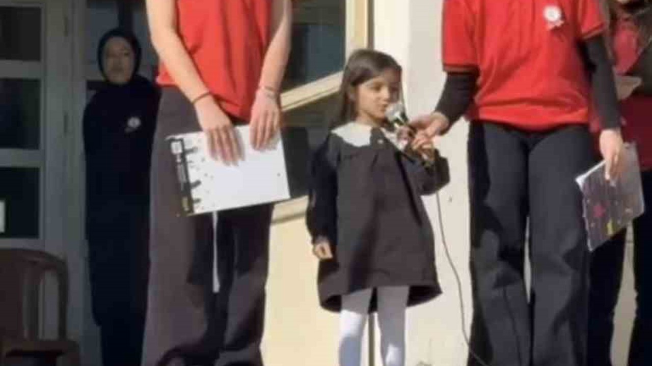 Diyarbakır’da 4 yaşındaki kız, İstiklal Marşı’nı ezbere okudu
