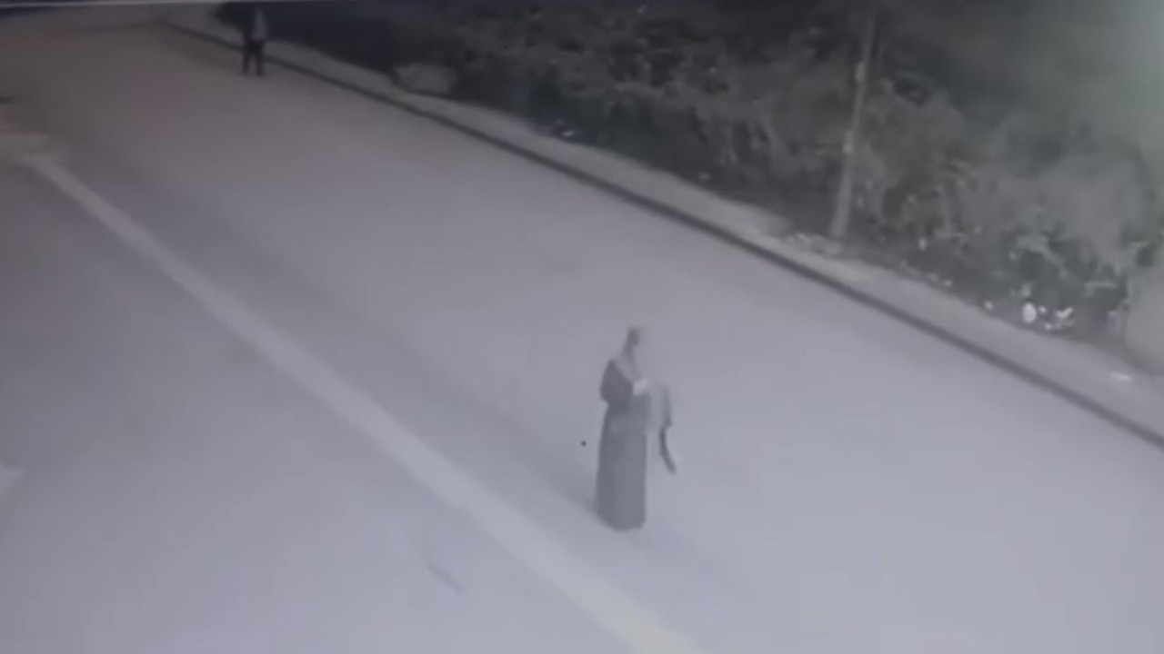 Bursa’da kapkaç anı kamerada 18 suç kaydı bulunan zanlı tutuklandı
