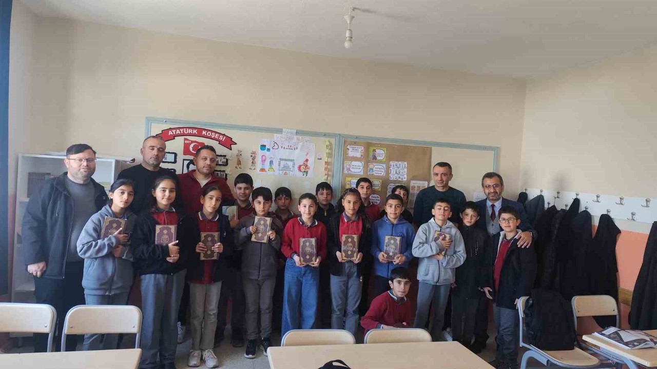 Gençlerin yolu Kur’an ile aydınlanıyor
