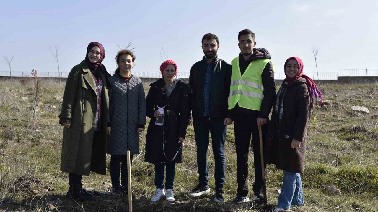 Özel öğrenciler için hatıra ormanı
