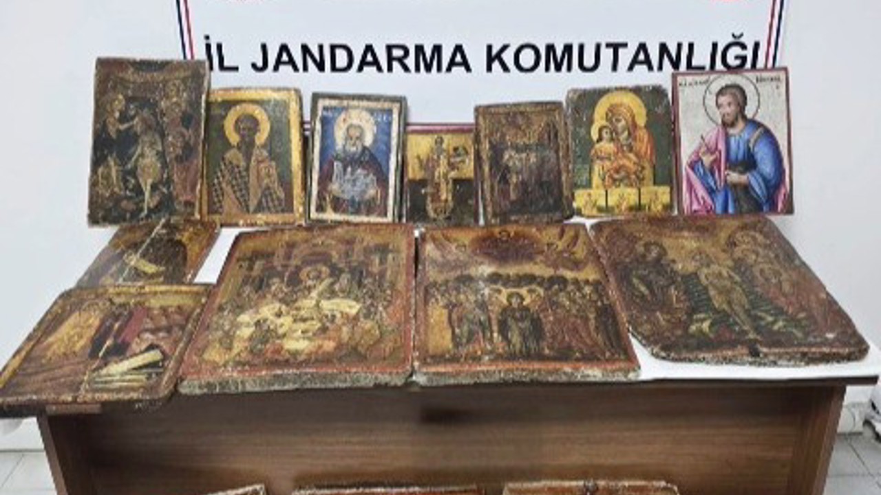 Samsun’da 18. yüzyıla ait tablolar ele geçirildi: 1 gözaltı
