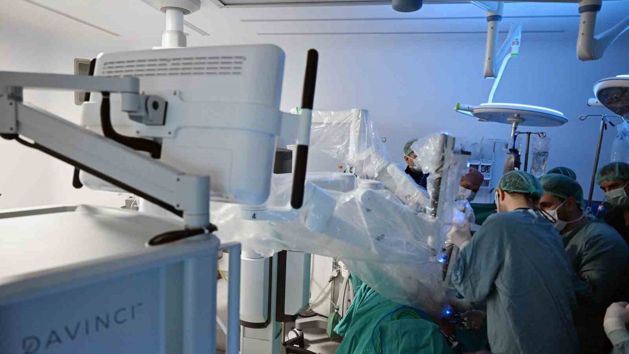 MCBÜ Hafsa Sultan Hastanesi’nde Robotik Cerrahi dönemi başladı

