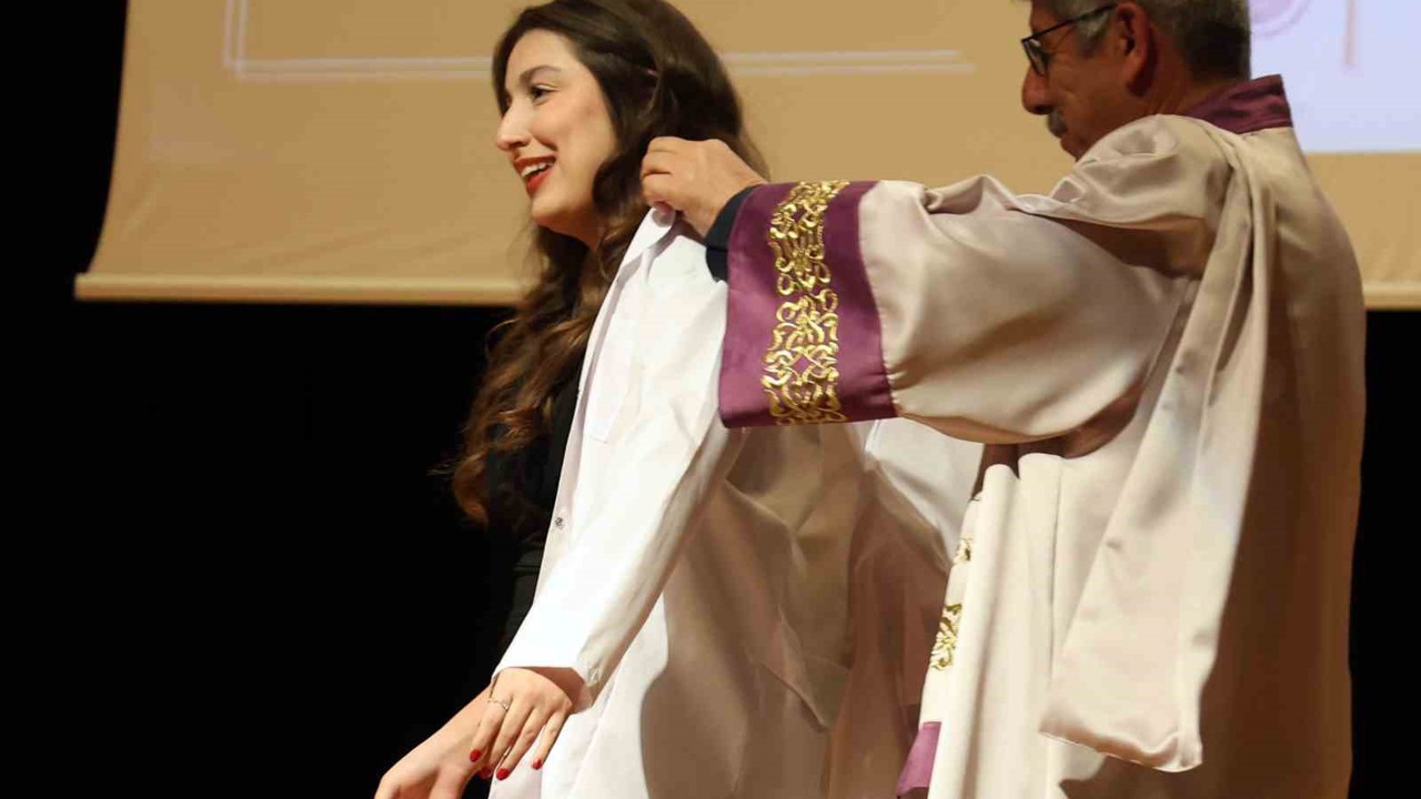 Geleceğin hekimleri ‘Beyaz önlük’ giydi
