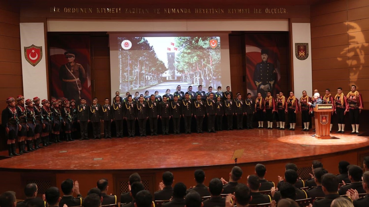 Bakan Güler: "Çevremizdeki bu ateş çemberine rağmen ülkemiz istikrar adası olma vasfını sürdürüyor"
