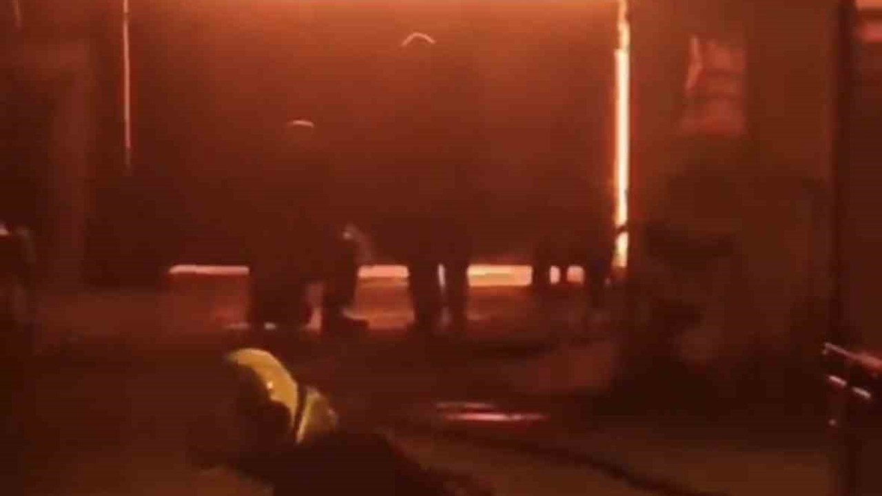 Adana’da mobilya atölyesinde yangın çıktı
