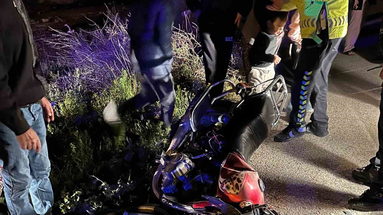 Otomobil ile motosiklet çarpıştı:2 yaralı
