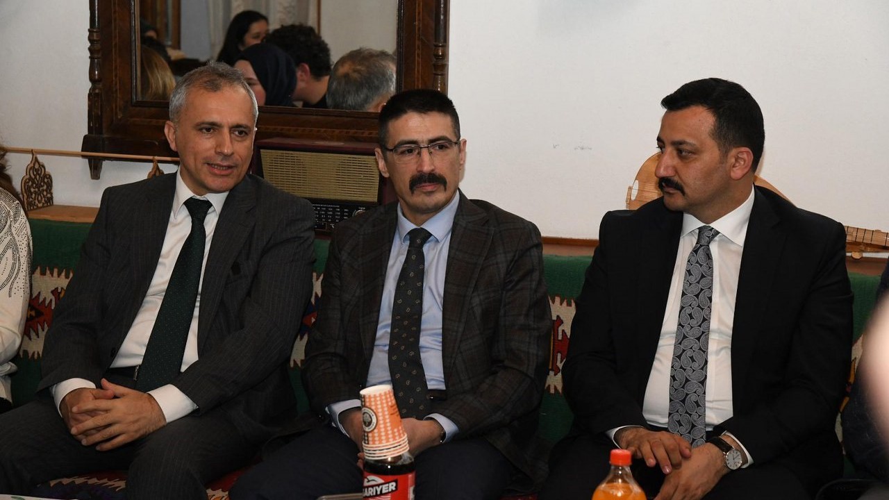 Başkan İbrahim Çenet, öğrencilerle iftarda buluştu
