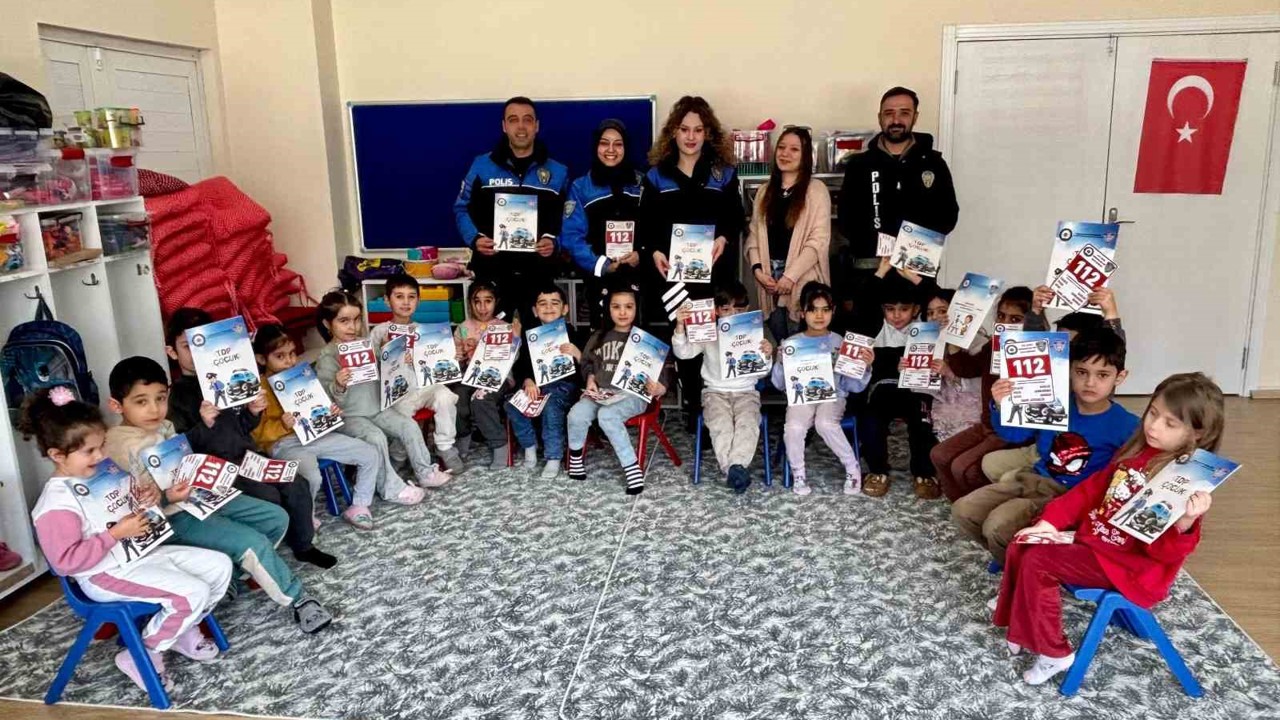 Kars’ta minik öğrencilere polislerden güvenlik eğitimi
