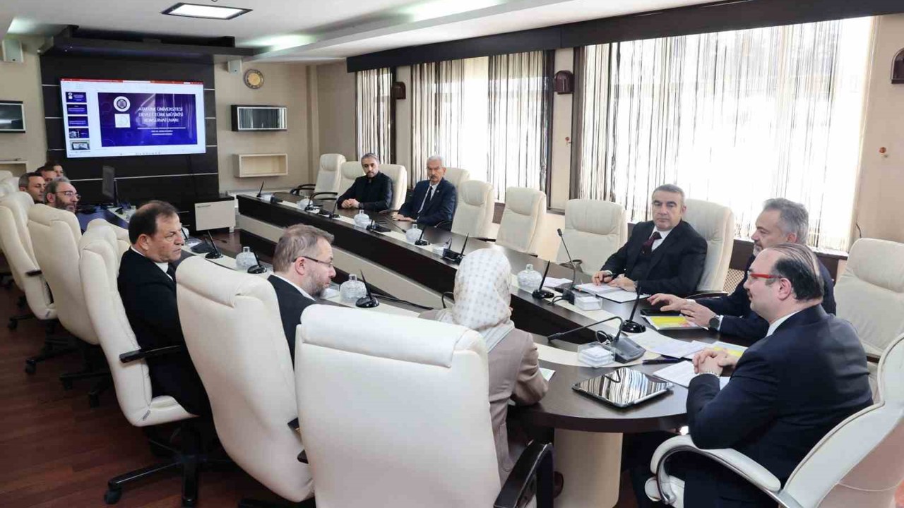 Atatürk Üniversitesinde birim değerlendirme toplantılarının ilk etabı tamamlandı
