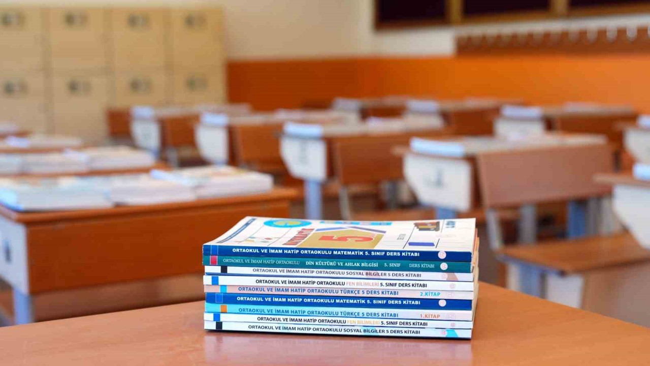 Türkiye Yüzyılı Maarif Modeli’ne uygun diye satılan kitapların, yapılan incelemeler sonucu uygun olmadığı görüldü

