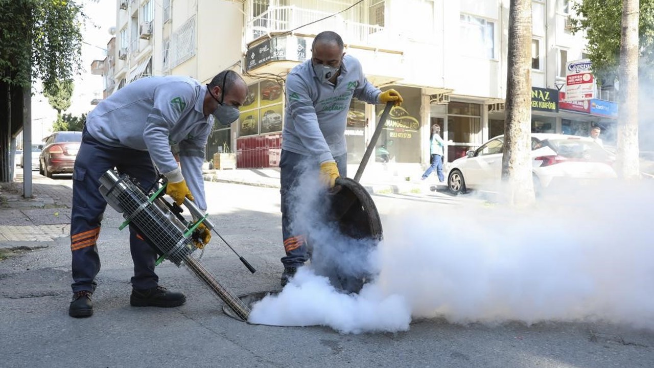 Mersin Büyükşehir Belediyesi kent genelinde haşereyle mücadeleyi sürdürüyor
