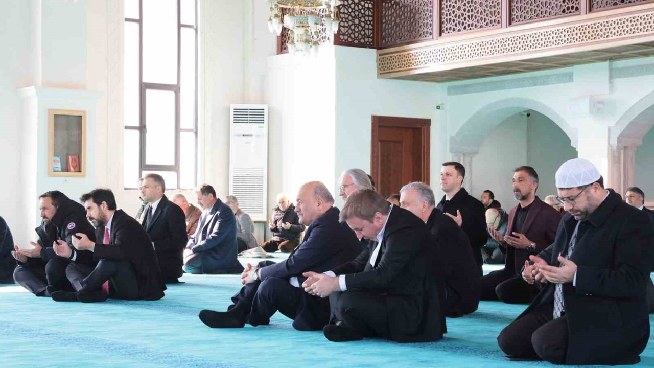 Depremde vefat edenler Mevlid programıyla anıldı
