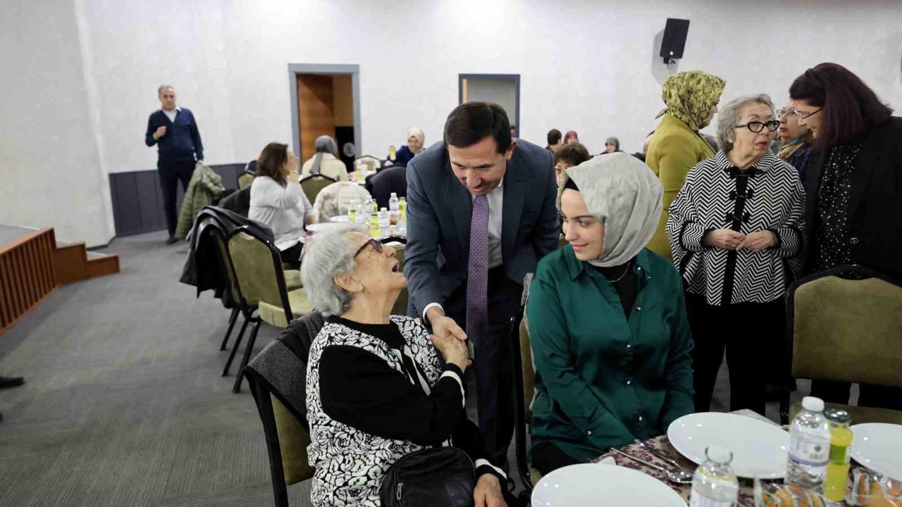 Hasan Kılca, Alzheımer yaşam merkezi sakinleri ve aileleri ile iftarda buluştu
