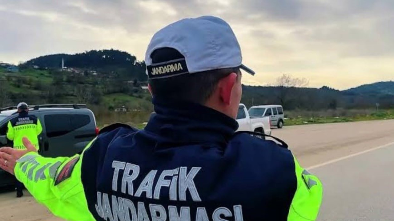 Kurallara uymayan sürücüye 202 bin lira ceza yazıldı
