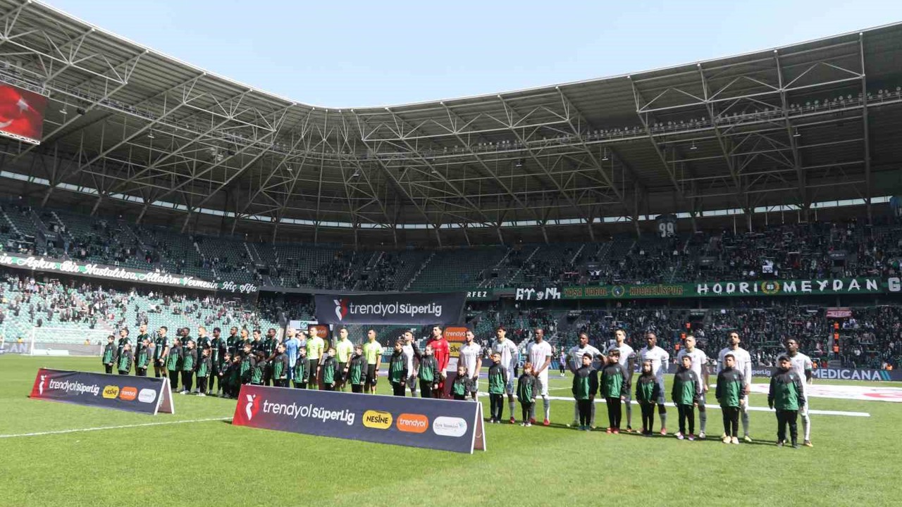 Trendyol Süper Lig: Kocaelispor: 0 - Konyaspor: 0 (Maç devam ediyor)
