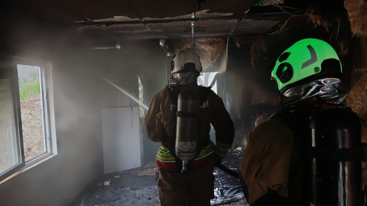 Antakya’da müstakil ev yanarak kullanılmaz hale geldi
