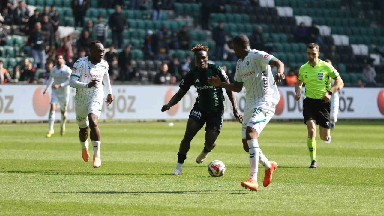 Trendyol Süper Lig: Kocaelispor: 1 - Konyaspor: 2 (Maç sonucu)
