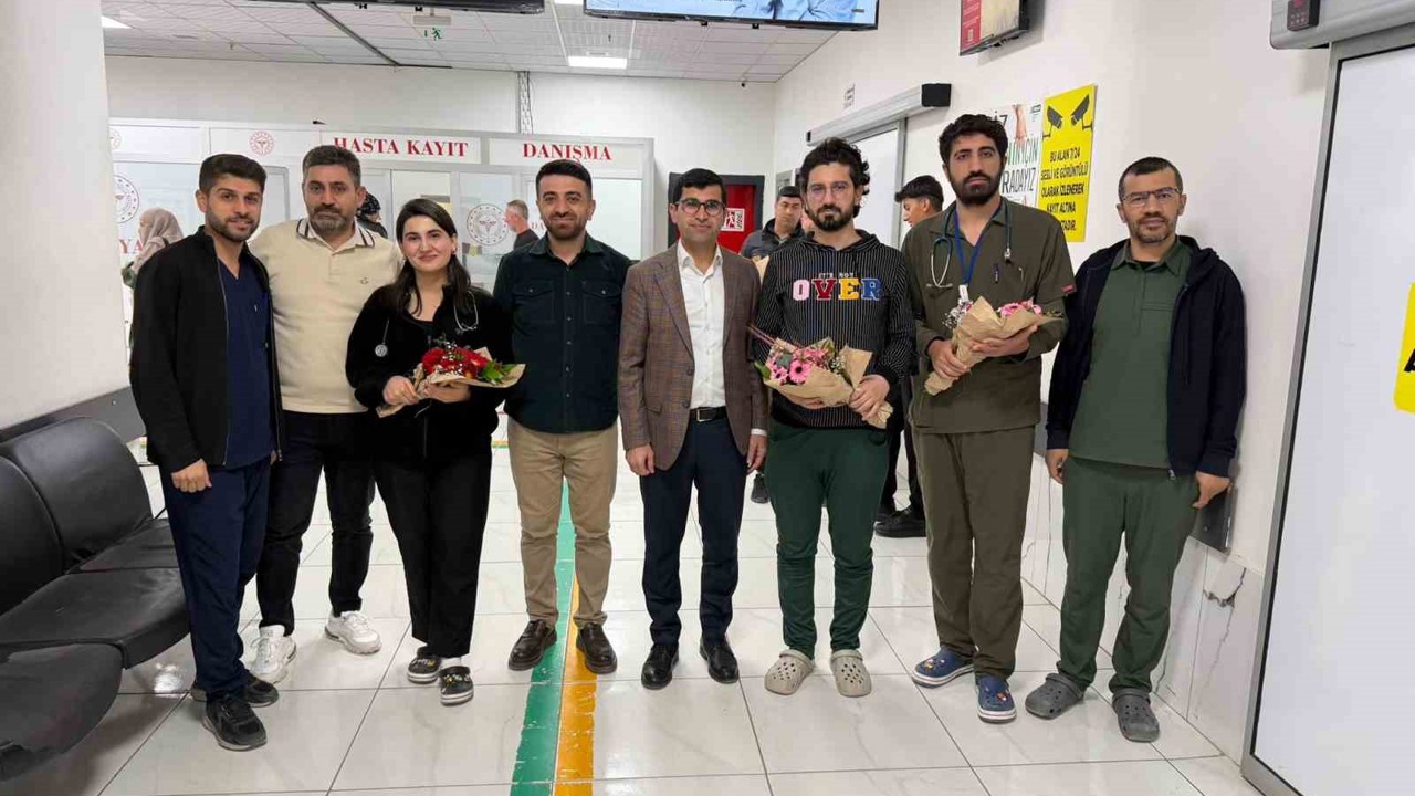 İdil’de 14 Mart Tıp Bayram’ında sağlık çalışanlarıyla bir araya gelindi
