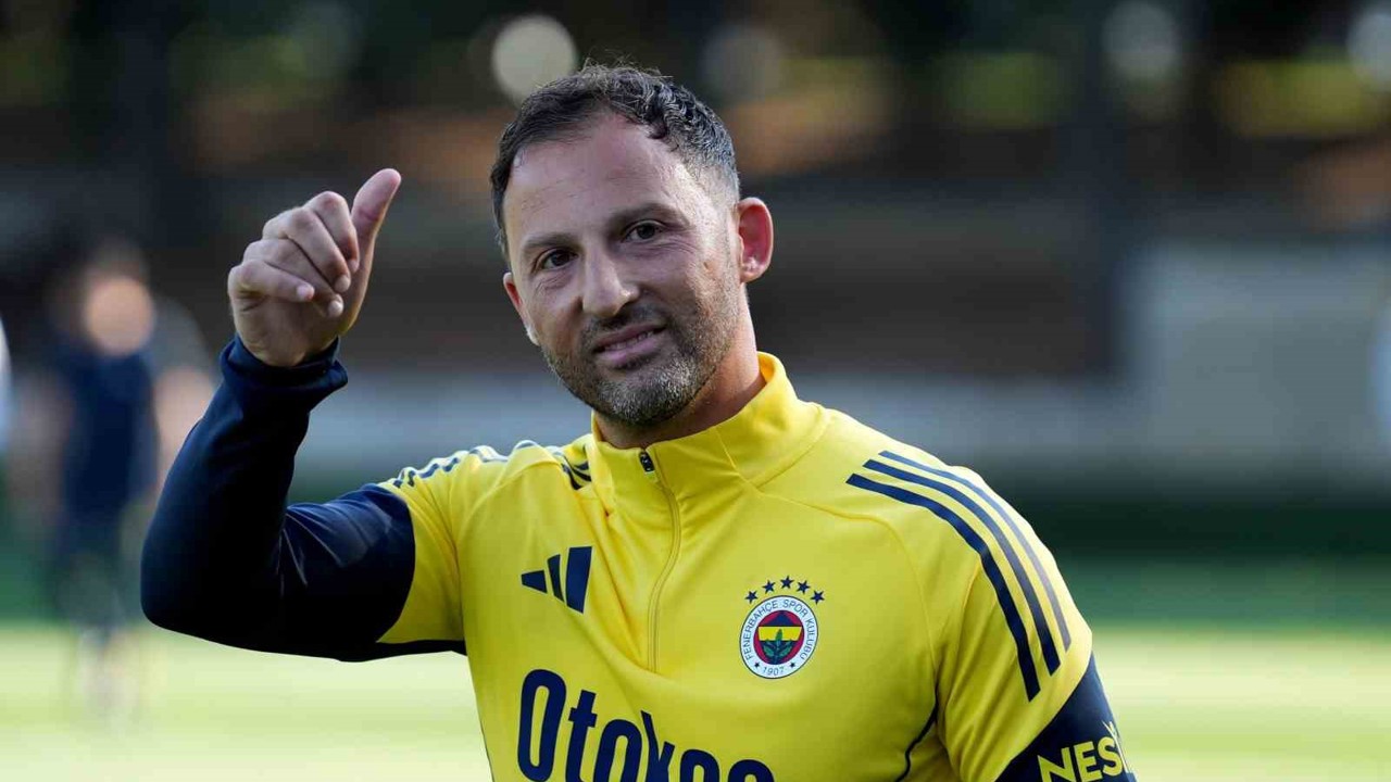 Fenerbahçe, Tedesco ile devam kararı aldı
