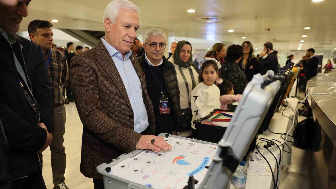 Bursa’da gençler bilimle buluştu
