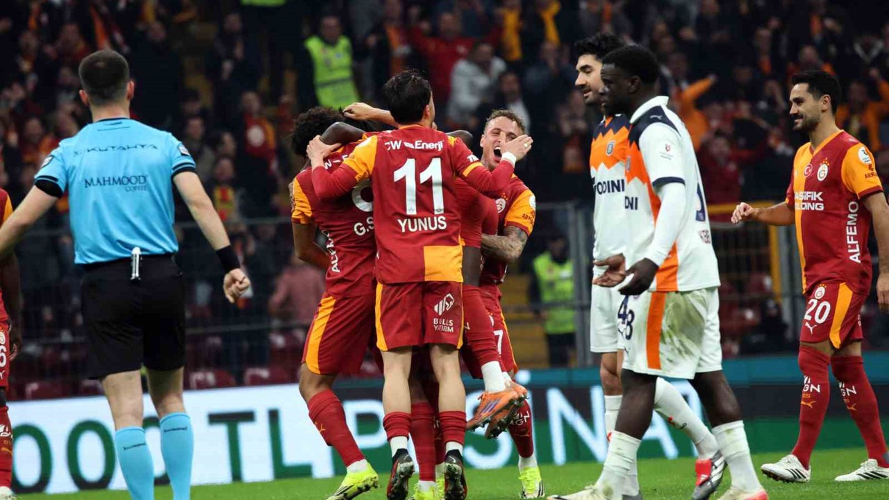 Galatasaray, Başakşehir ile bu sezon oynadığı 3 maçı da kazandı
