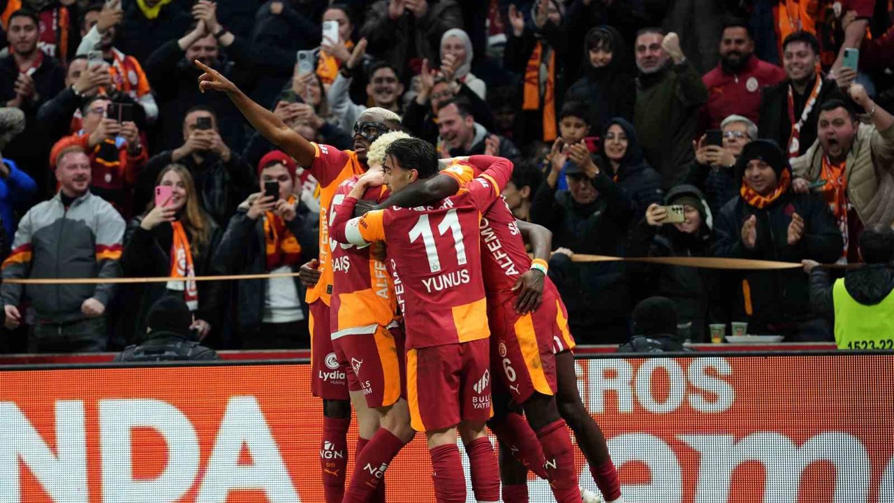 Galatasaray haftayı en yakın rakiplerine karşı 7 puan farkla kapadı
