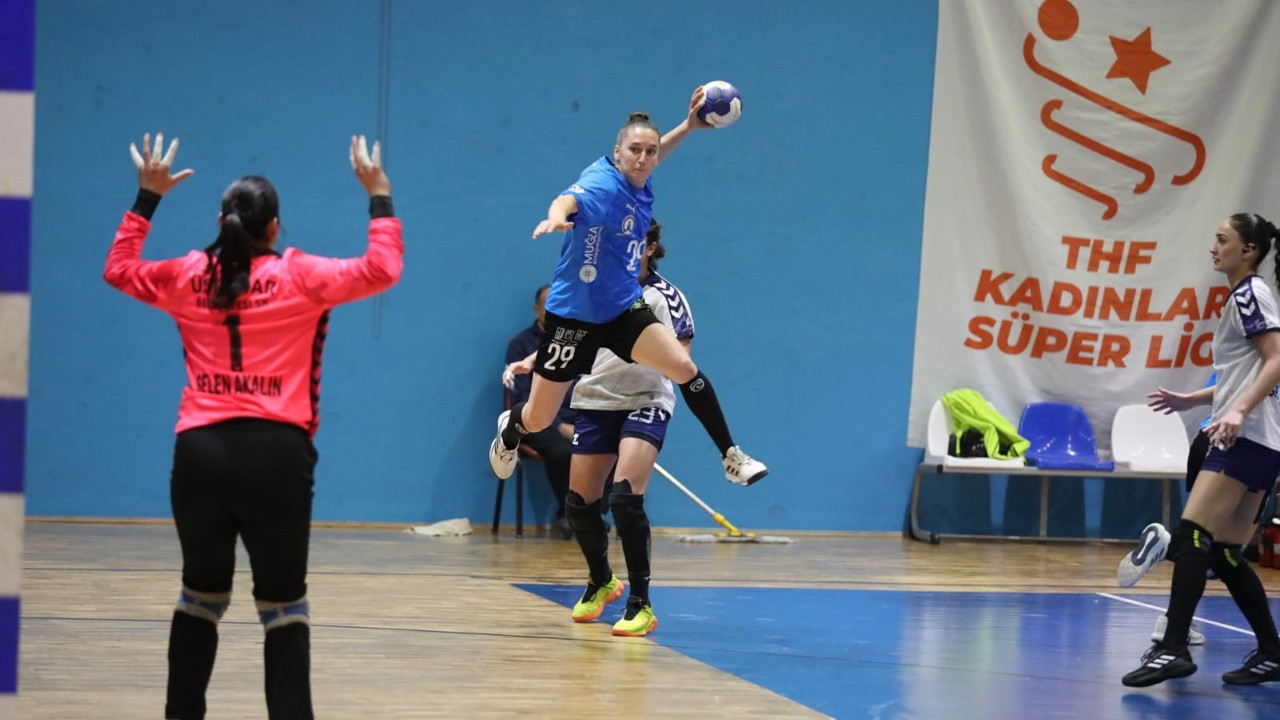 Denizin kızları nefes kesen maçta Üsküdar’ı devirdi
