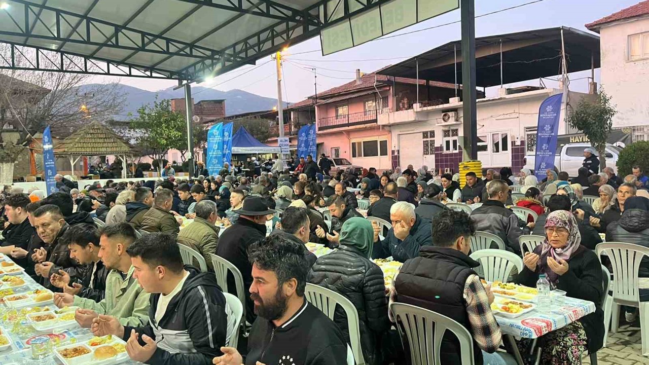 Aydınlılar Büyükşehir’in iftar sofrasında bir araya geldi

