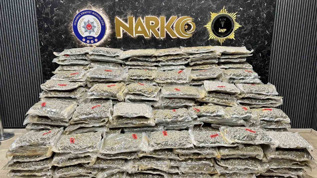 Küçükçekmece’de nefes kesen uyuşturucu operasyonu: 527 kilo uyuşturucu ele geçirildi
