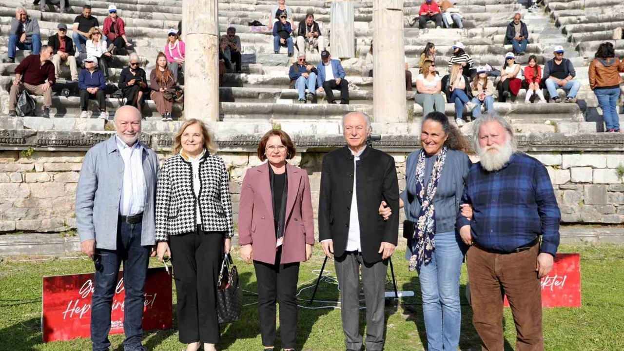 Thales’in kenti Miletos’ta ’Matematik ve Umut’ temalı buluşma gerçekleştirildi
