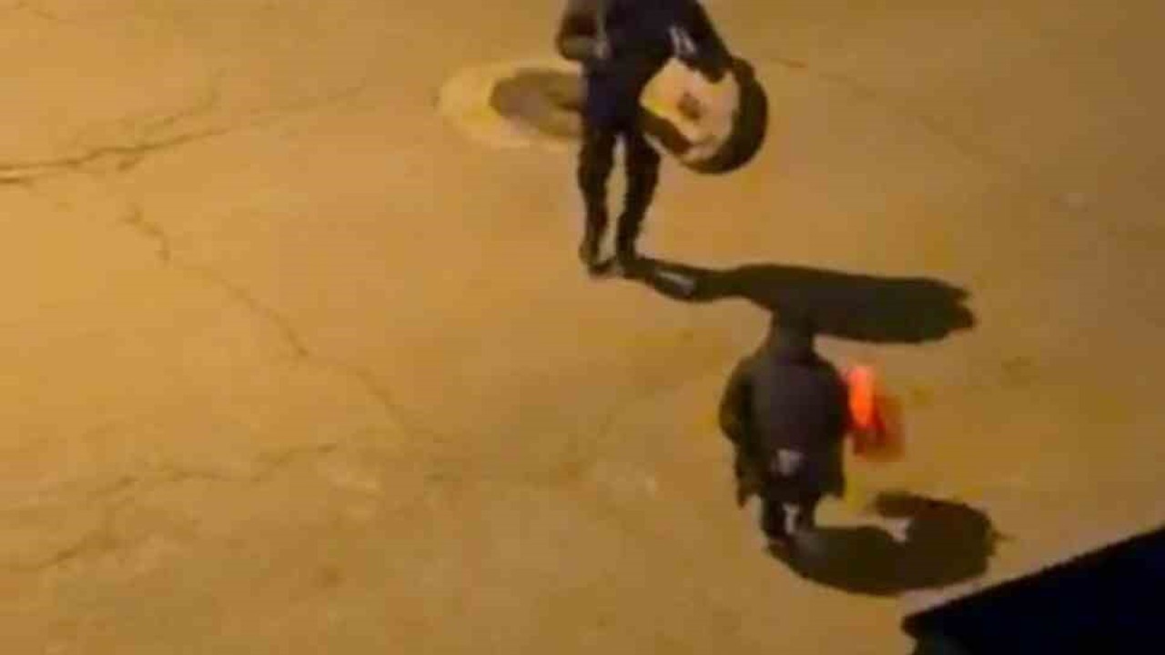 Kurtalan’da sahur için çalınan davula tek başına halay çekti
