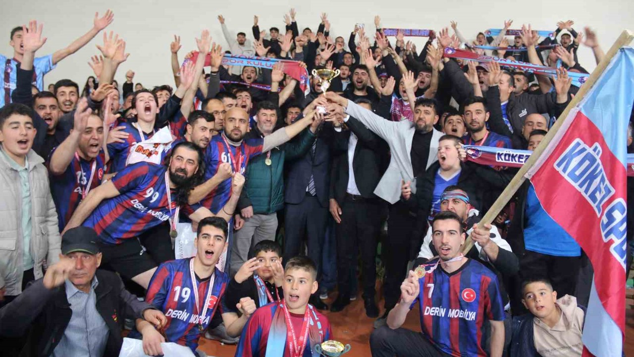 Eskil’de voleybol turnuvasının şampiyonu Kökezspor oldu
